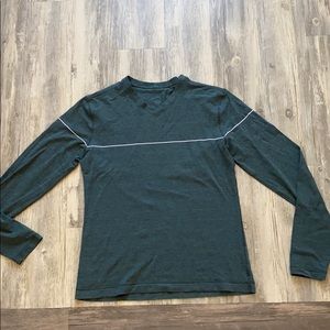 Lululemon Five Year basic V-neck long sleeve Tee